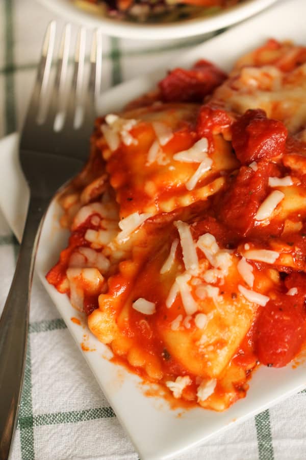 easy ravioli and cheese bake