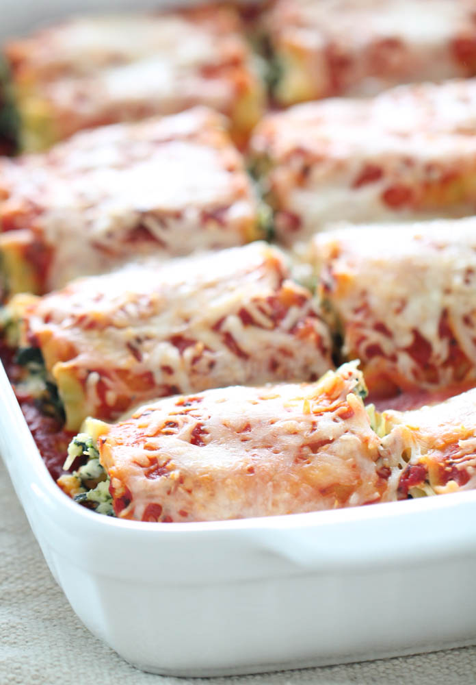 Spinach Lasagna Rolls in a pan