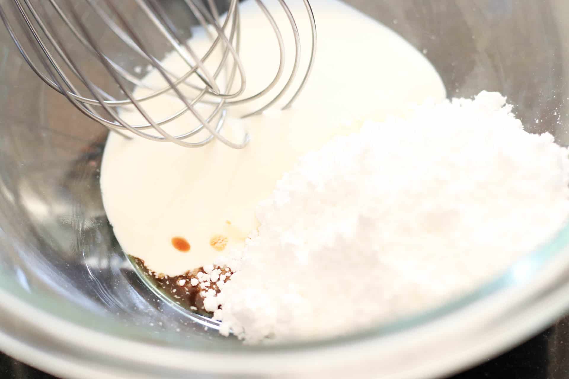 Icing ingredients for puff pastry