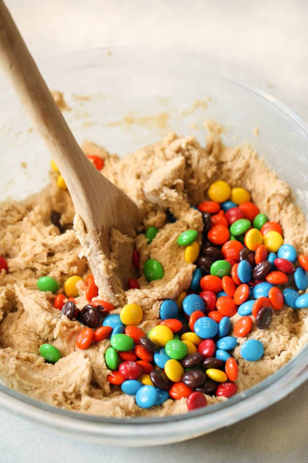 Adding M&M's into blondie batter