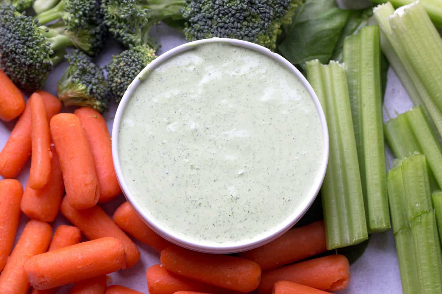 Fresh Spinach Dip with Veggies