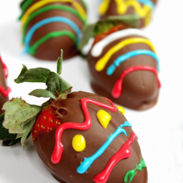 Chocolate Dipped Strawberry Easter Eggs