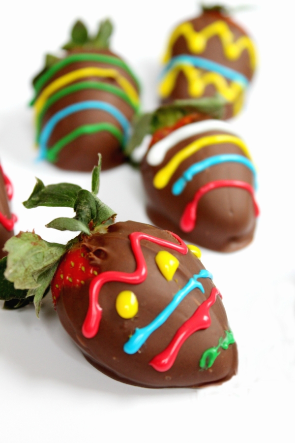 Chocolate Dipped Strawberry Easter Eggs