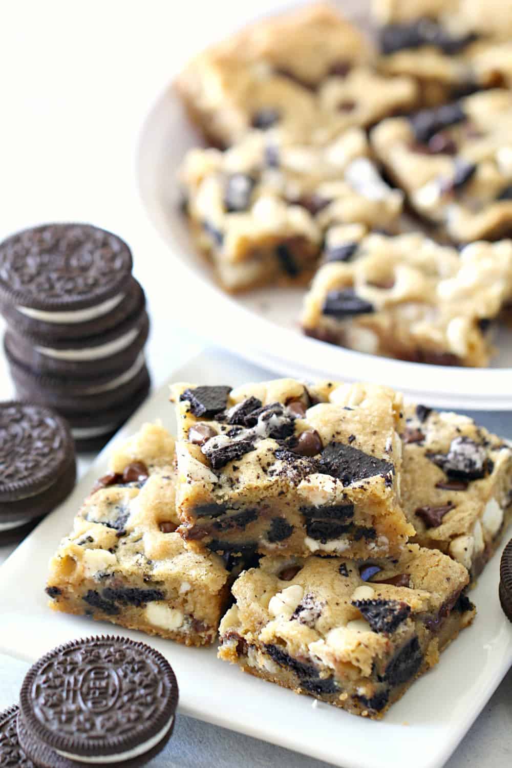 Cookies and Cream Oreo Blondies