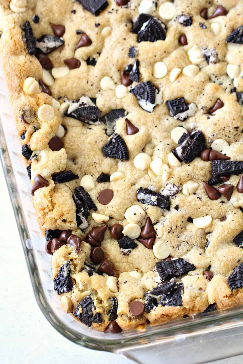 Cookies and Cream Oreo Blondies in a 9x13 glass pan