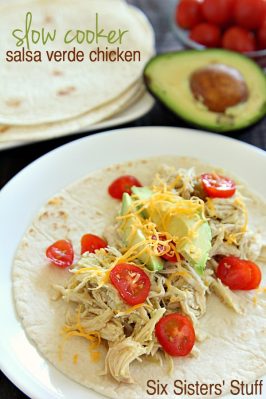 Slow Cooker Salsa Verde Chicken on SixSistersStuff