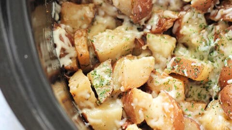 Slow Cooker Cheesy Beef & Potatoes Recipe - Six Sisters Stuff