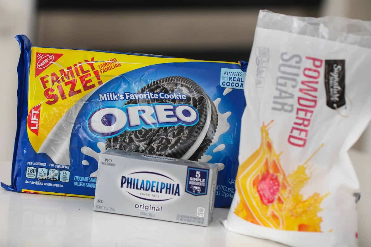 Ingredients needed to make No Bake Mini Oreo Cheesecakes.
