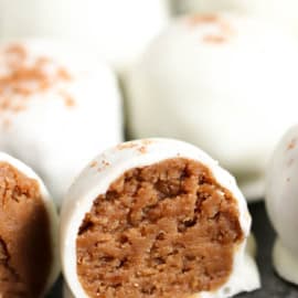 4-Ingredient Gingerbread Truffles