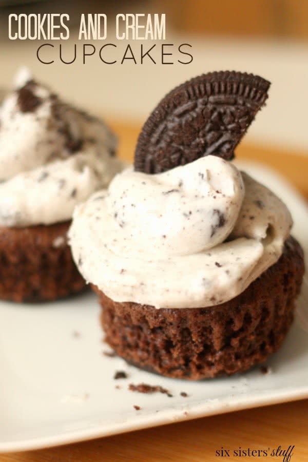 The BEST Cookies and Cream Cupcakes