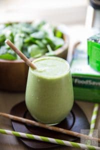 pineapple-coconut-green-smoothie-01