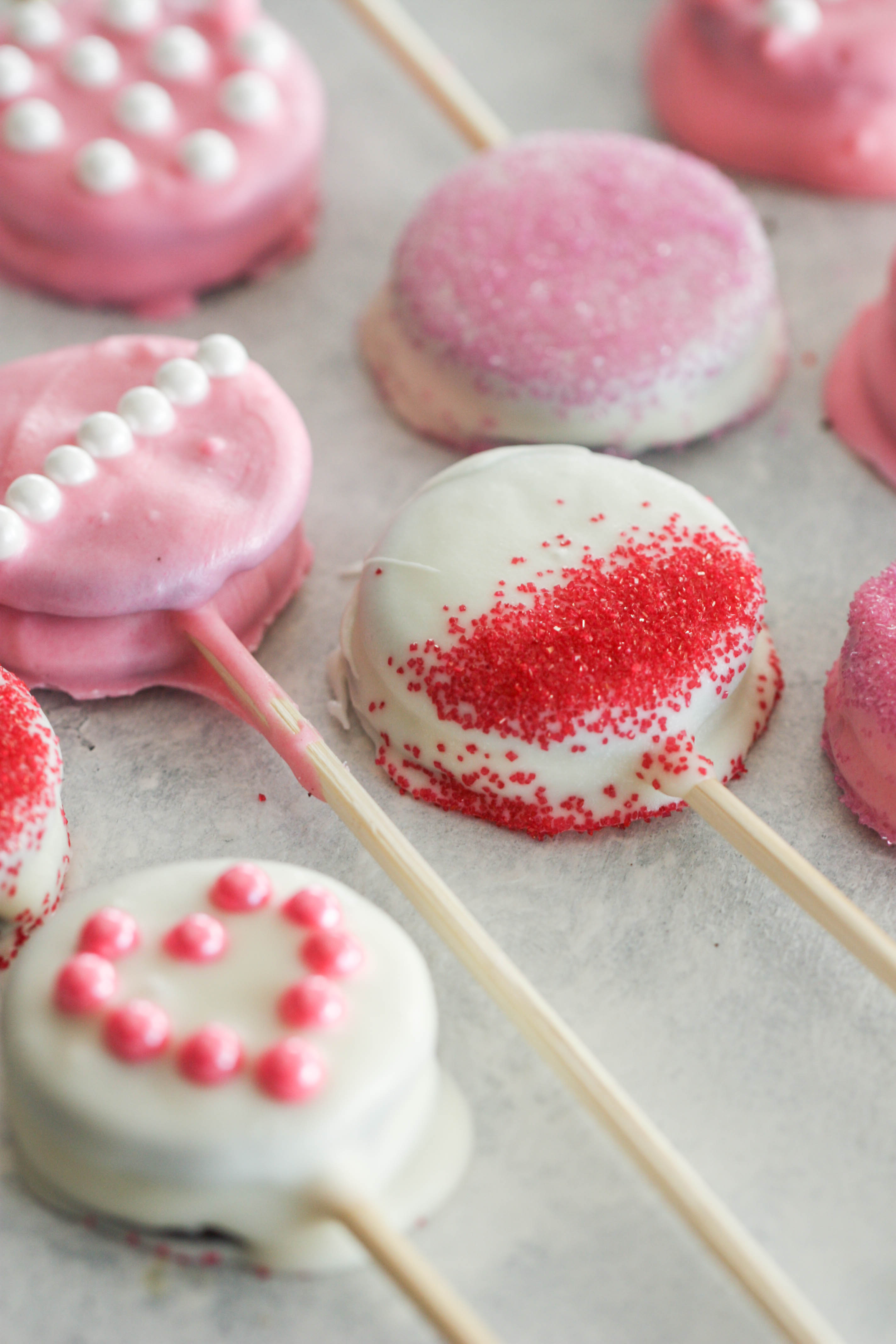 Decorated Valentine’s Day Cookie Pops