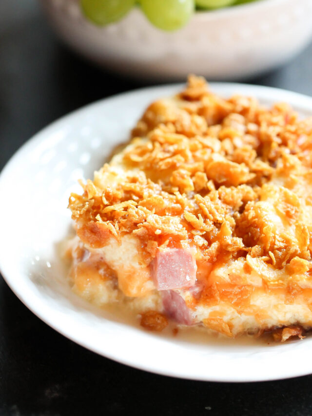 https://www.sixsistersstuff.com/wp-content/uploads/2018/02/cropped-Ham-and-Cheese-Breakfast-Casserole-8-of-9.jpg