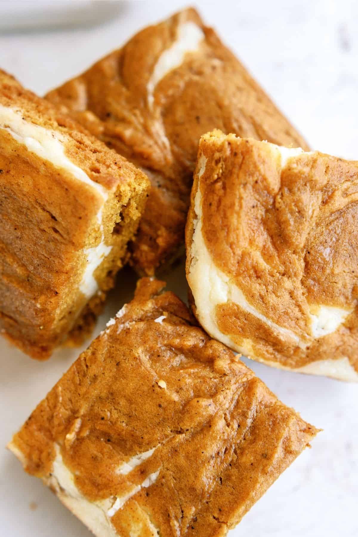 Cream Cheese and Pumpkin Roll Bars Recipe