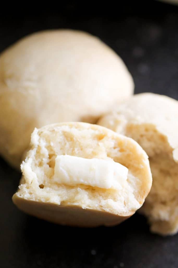 30-Minute Homemade Dinner Rolls Recipe - Six Sisters Stuff