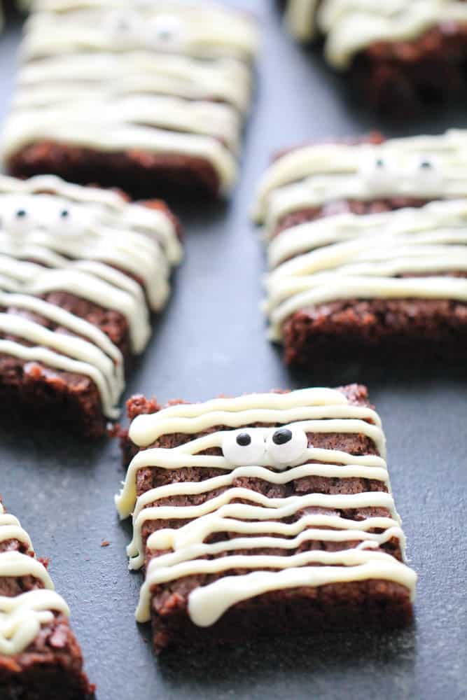 Halloween Mummy Brownies 