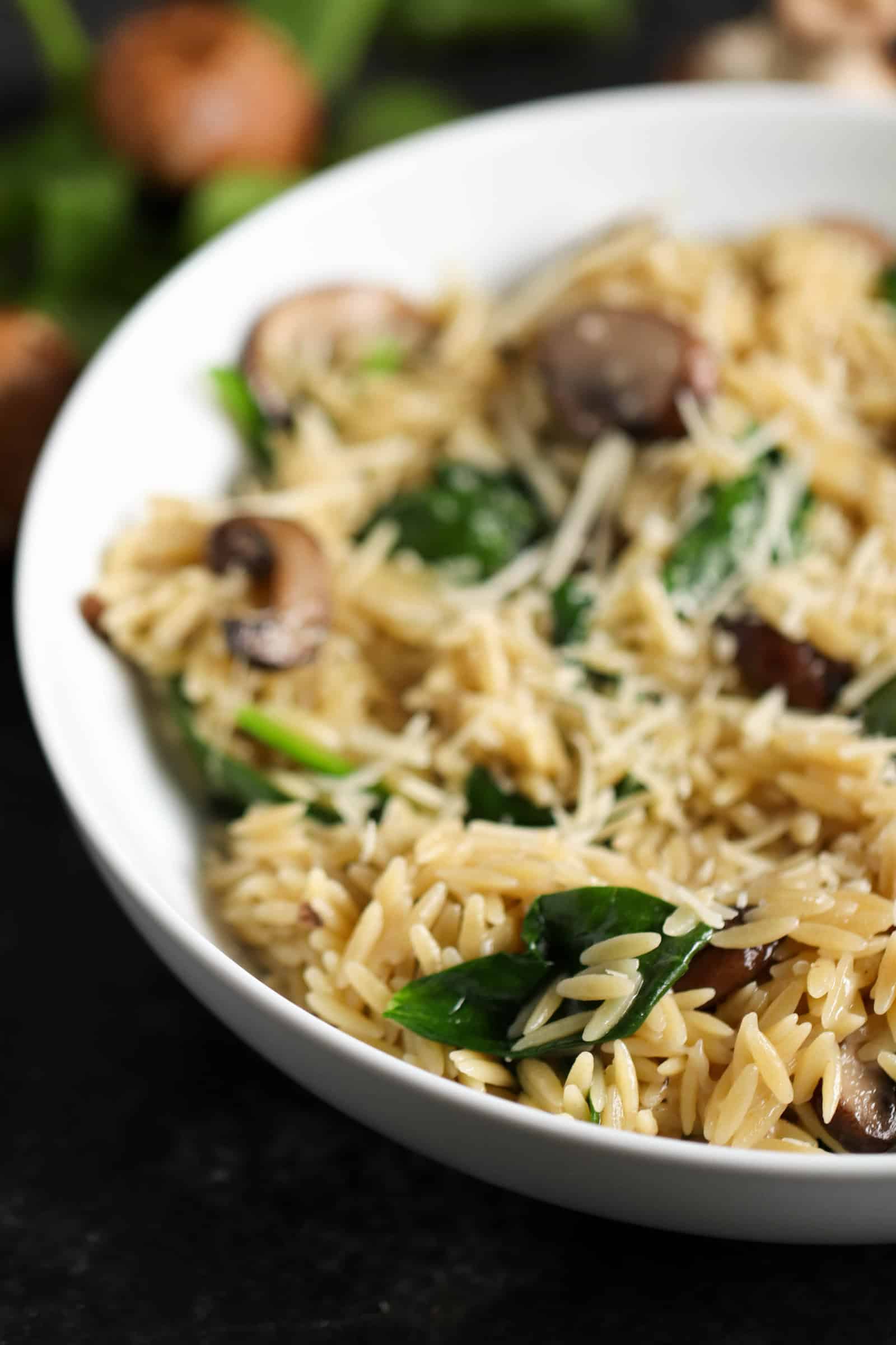 Creamy Mushroom and Spinach Orzo Recipe (One-Pot Dish)