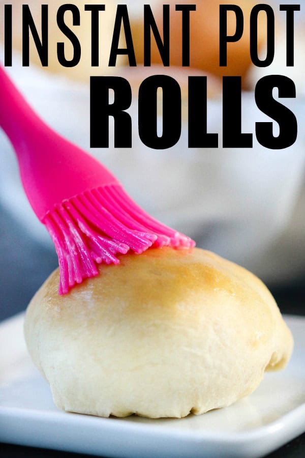 30-Minute Homemade Dinner Rolls Recipe - Six Sisters Stuff