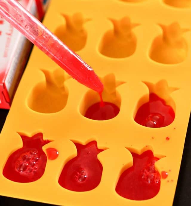 Homemade Jello Fruit Snacks Recipe (3 Ingredients)