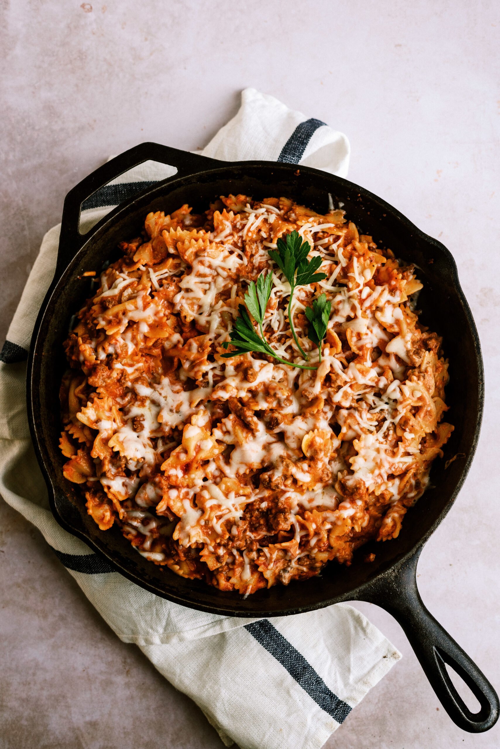 Easy 20 minute skillet lasagna from six sisters