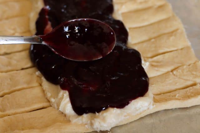 Puff pastry stuffed with cream cheese and blackberries