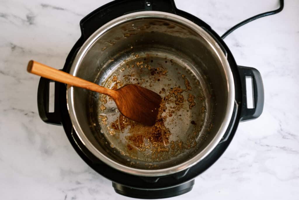 minced garlic in olive oil after sauteing in the instant pot