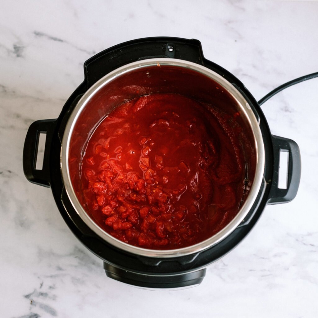 tomato puree and petite diced tomatoes in the instant pot