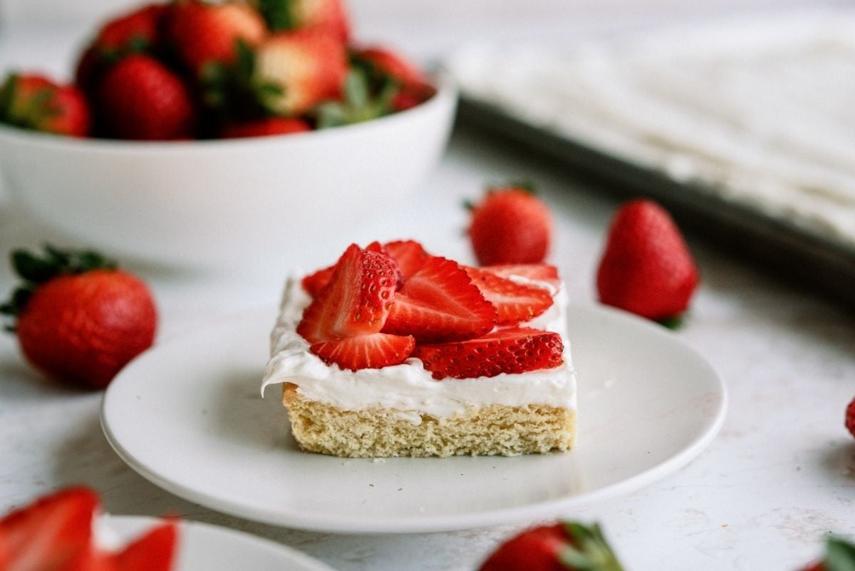 Strawberry Shortcake Bars Recipe