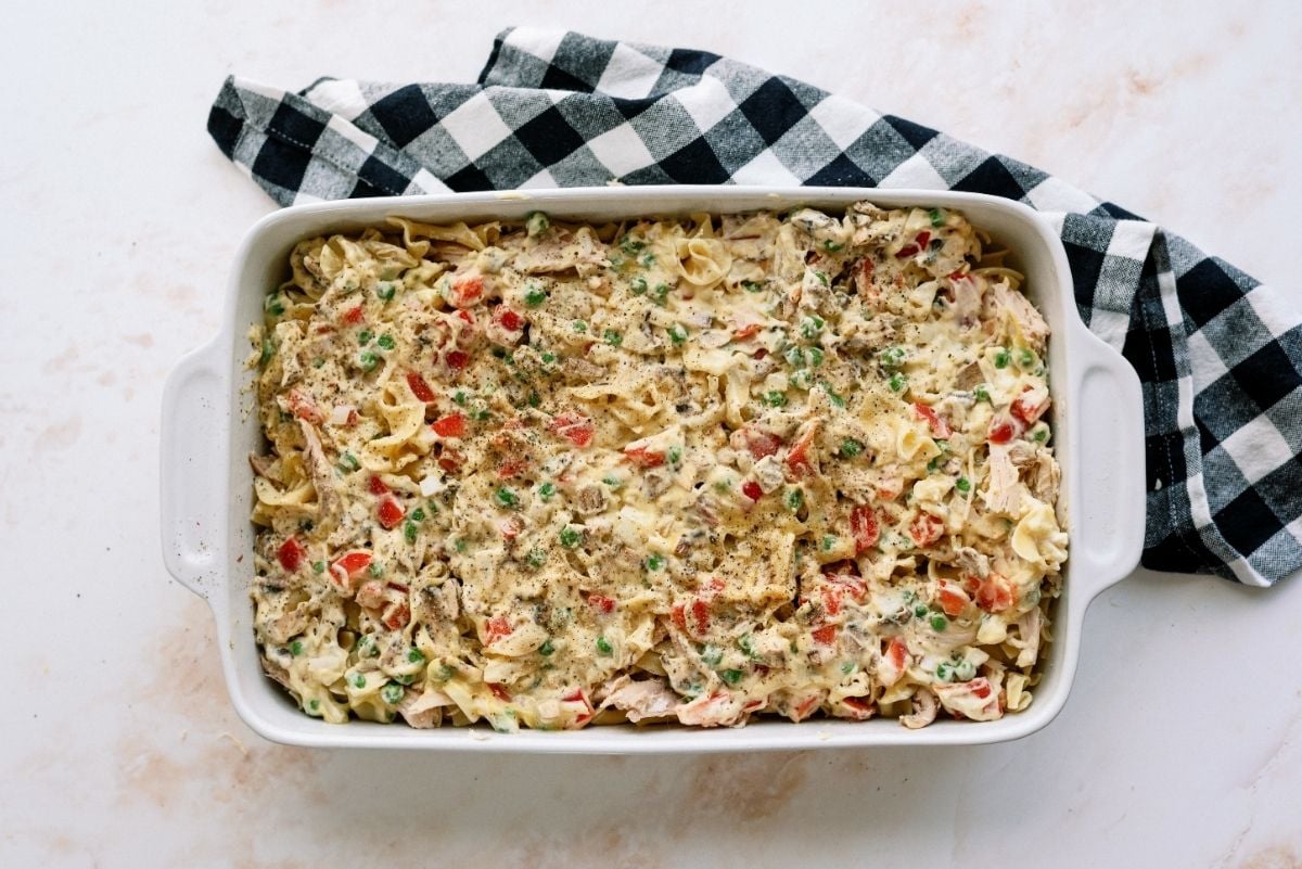 Easy Chicken and Noodle Casserole