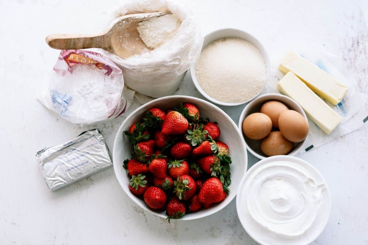 Ingredients needed for Strawberry Shortcake Bars