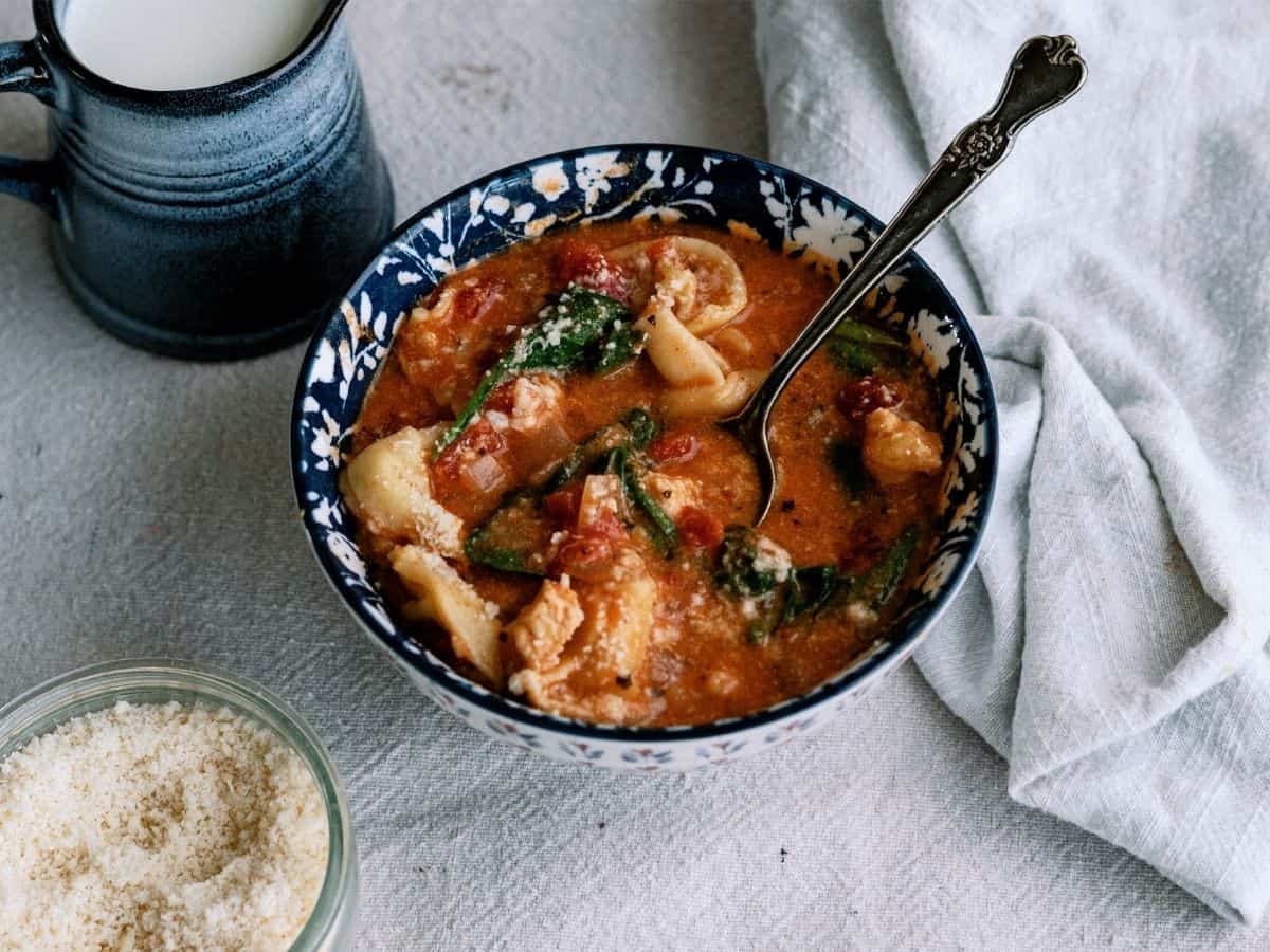 Instant Pot Creamy Tortellini Soup