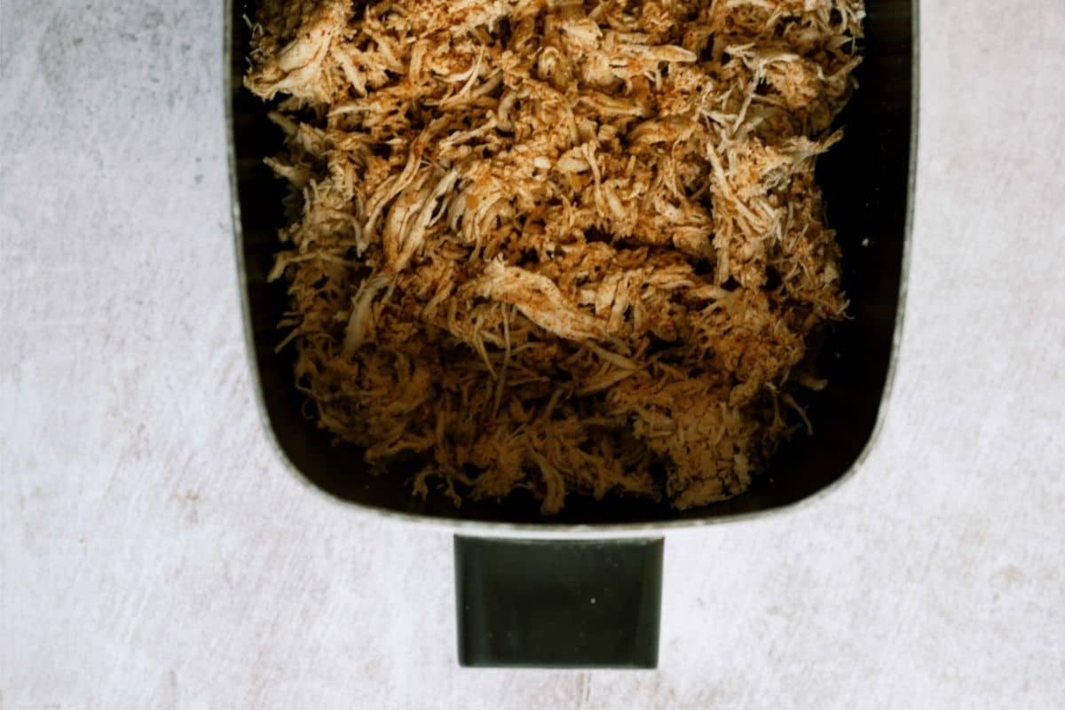 Shredded chicken in slow cooker