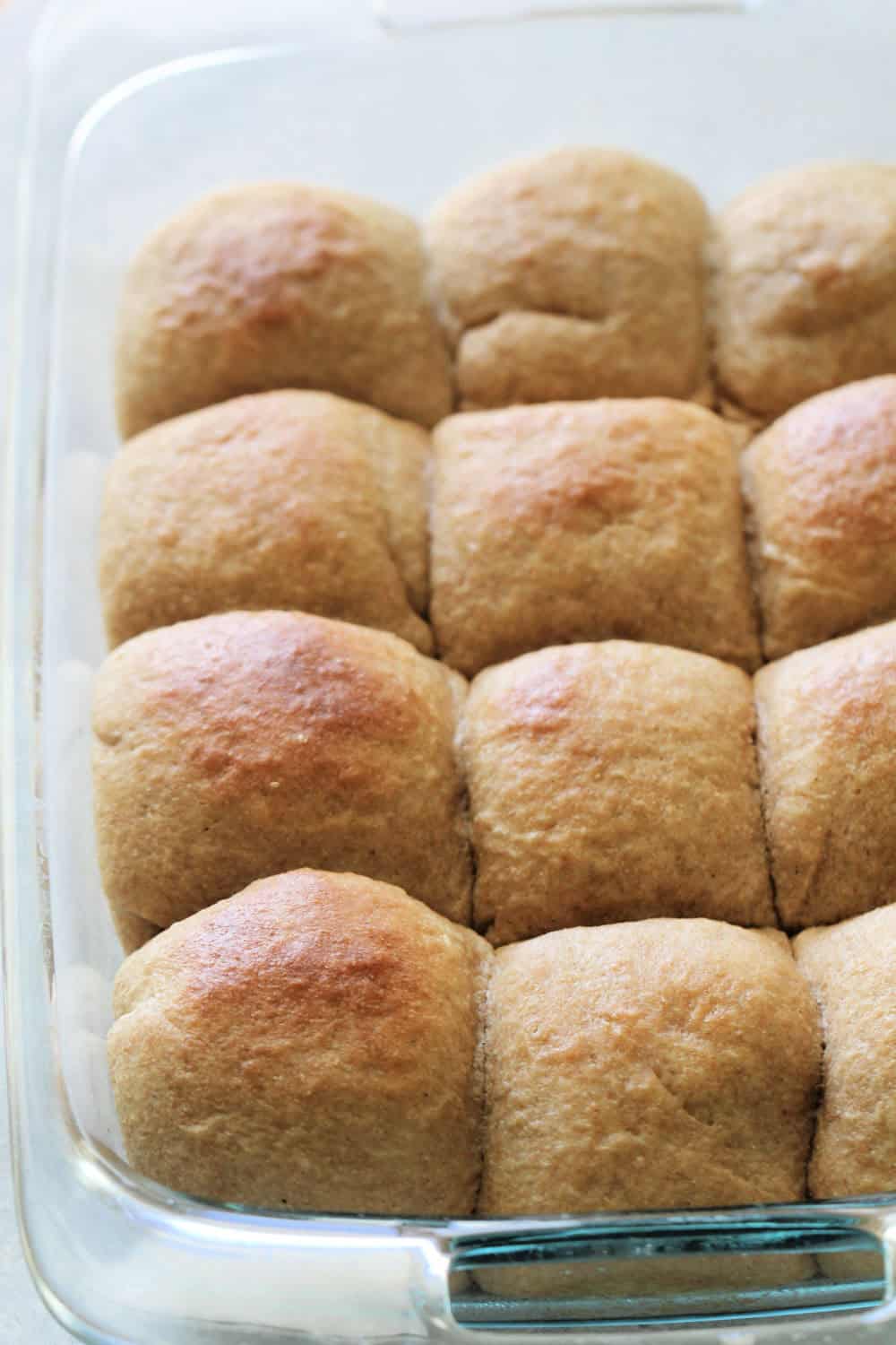 30-Minute Homemade Dinner Rolls Recipe - Six Sisters Stuff