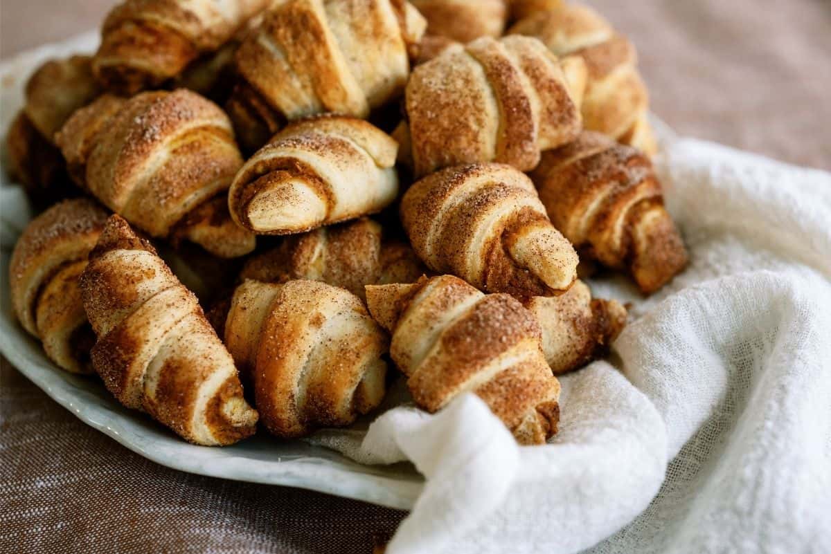 A basket full of Mini Pumpkin Pie Crescents