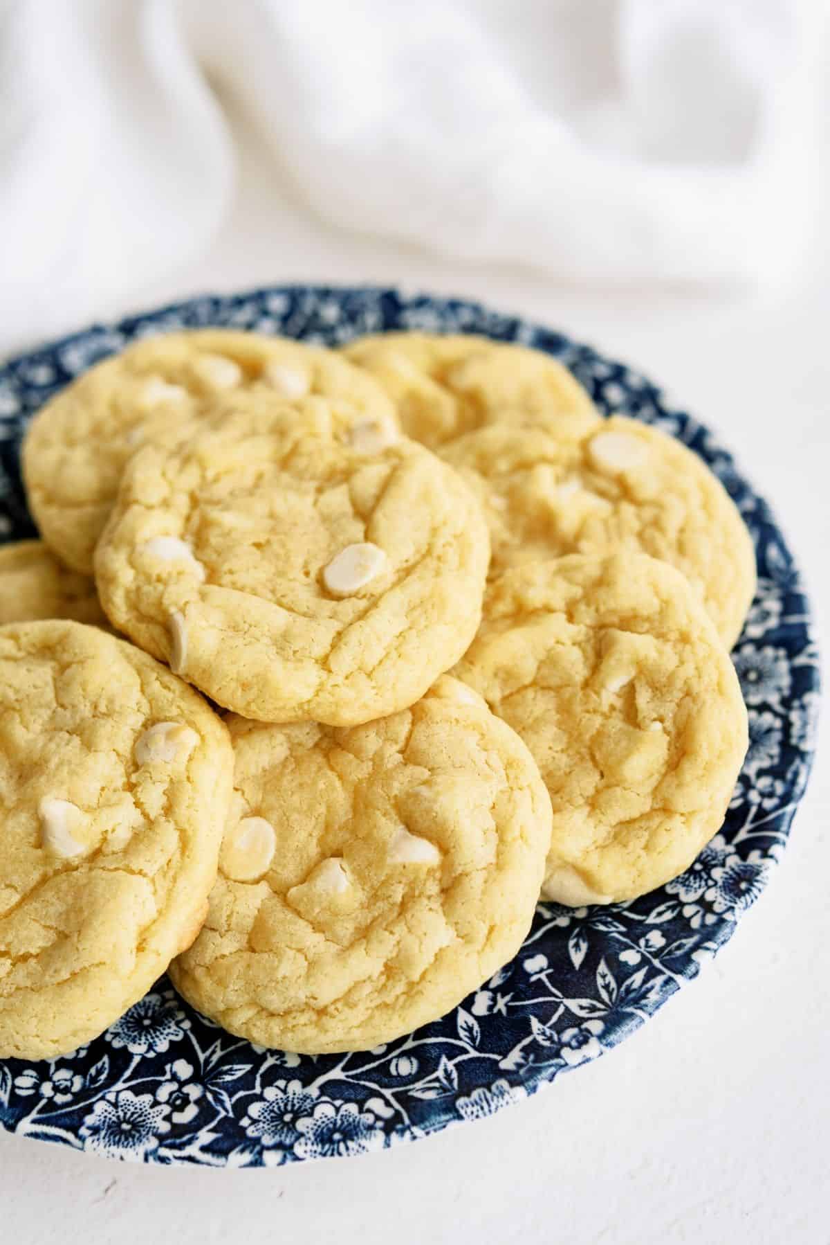 Close up on a plate of Lemon Cheesecake Pudding Cookies