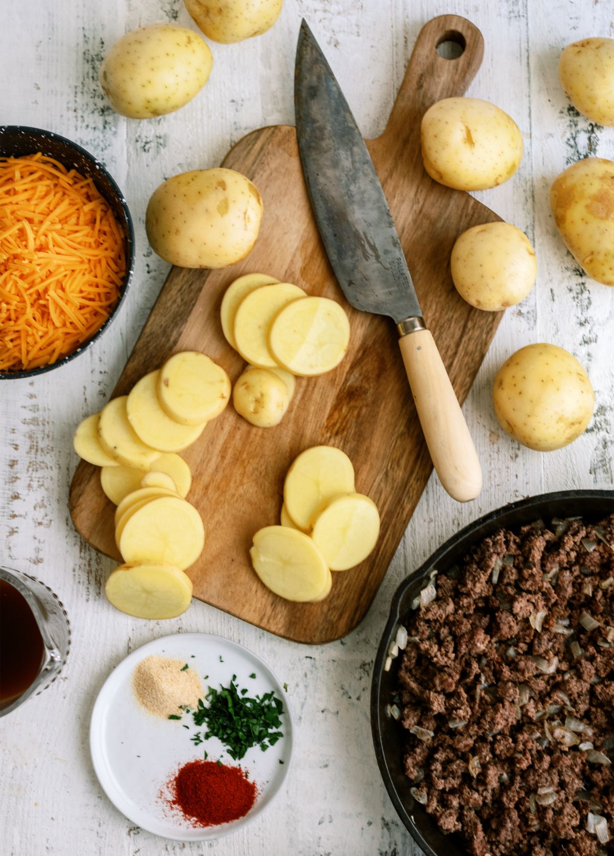 Ingredients needed to make Slow Cooker Cheesy Beef and Potatoes