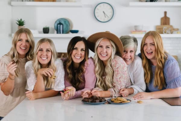 Kristen, Lauren, Camille, Kendra, Cyd, and Steph of Six Sisters Stuff