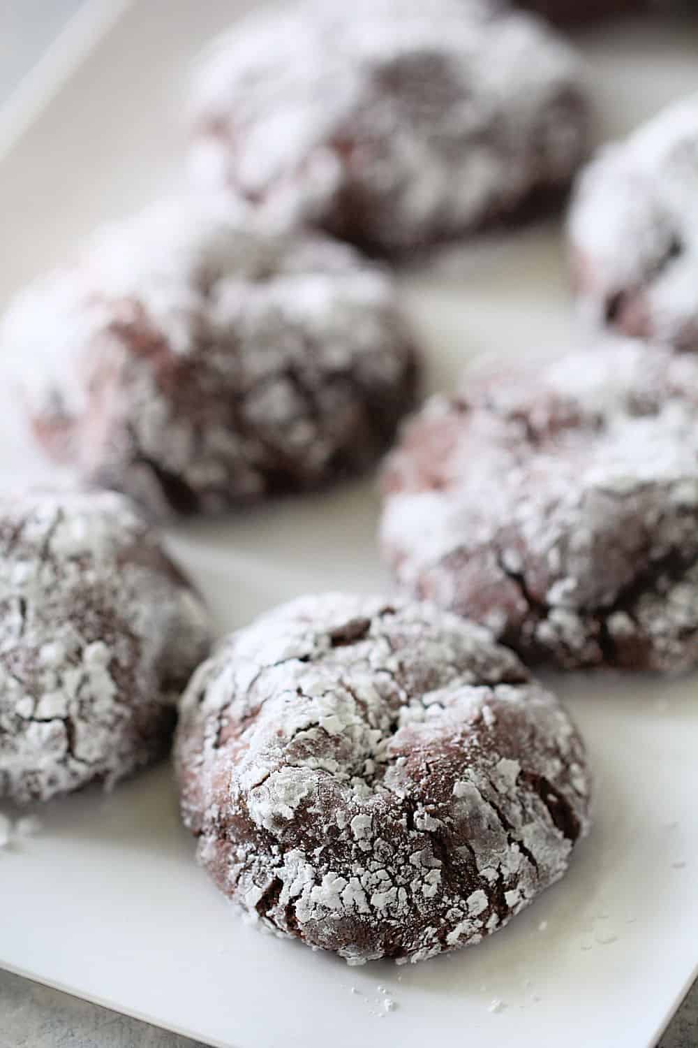 Fudge Crinkle Cookies on a serving plate