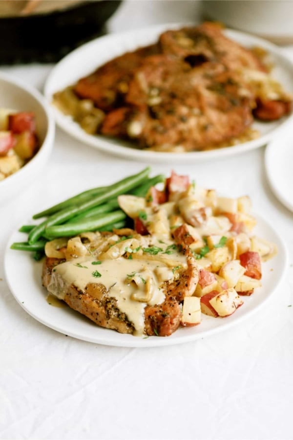 slow cooker pork chops with green beans and gravy