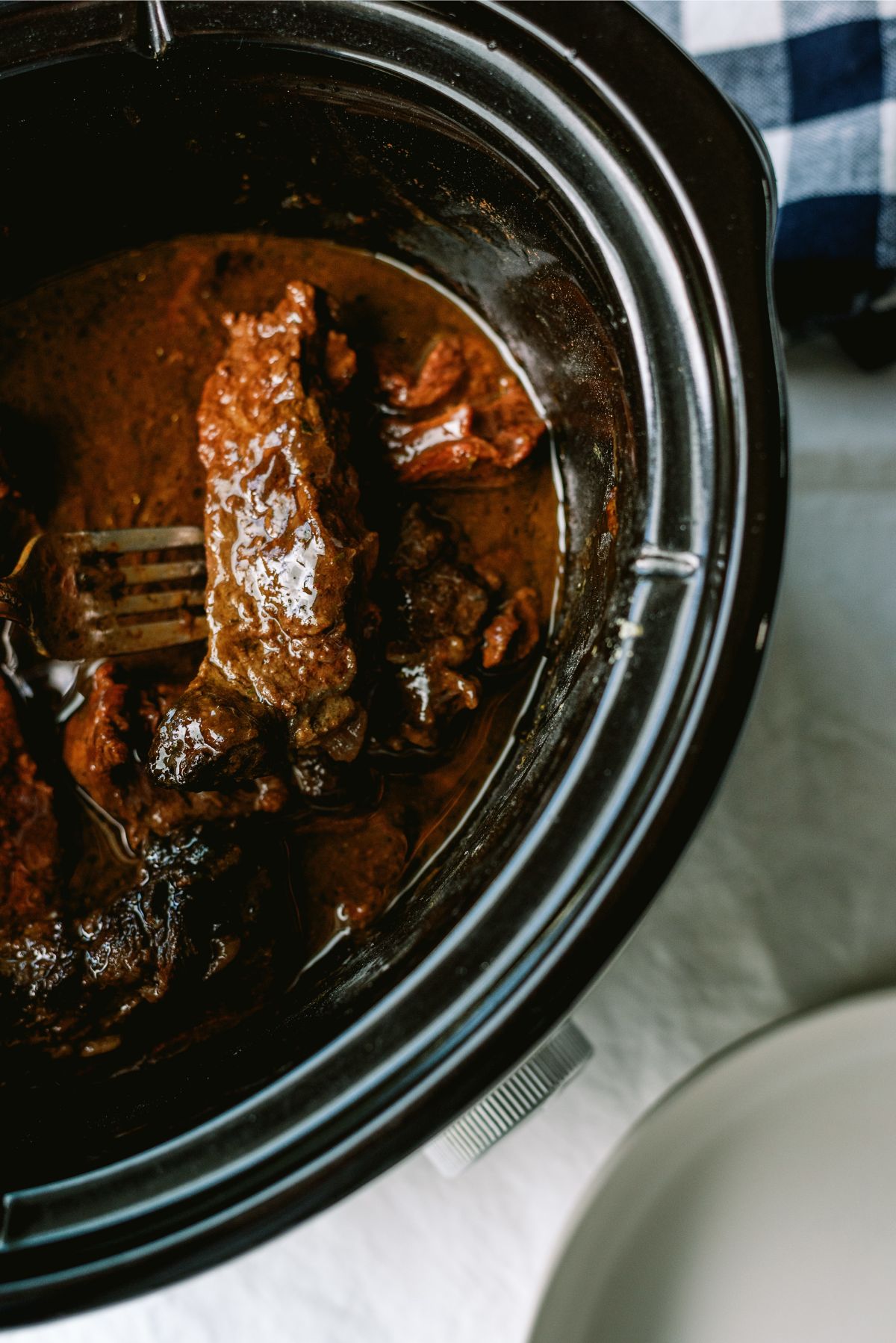 Slow Cooker Mississippi-Style Country Ribs in Slow Cooker