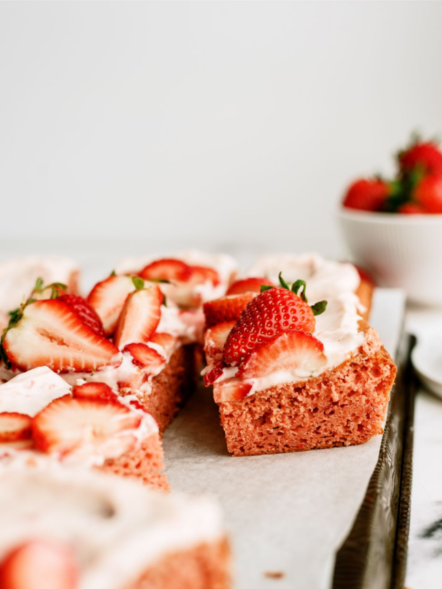 Frosted Strawberry Sheet Cake Recipe