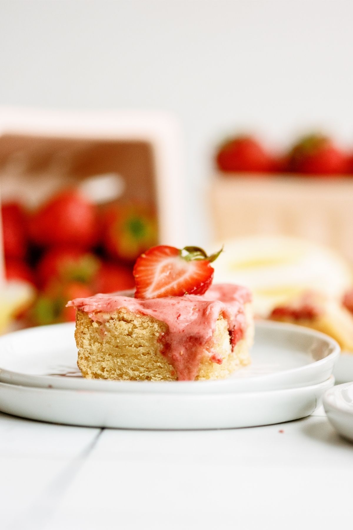 A square of Strawberry Lemon Blondies on a plate