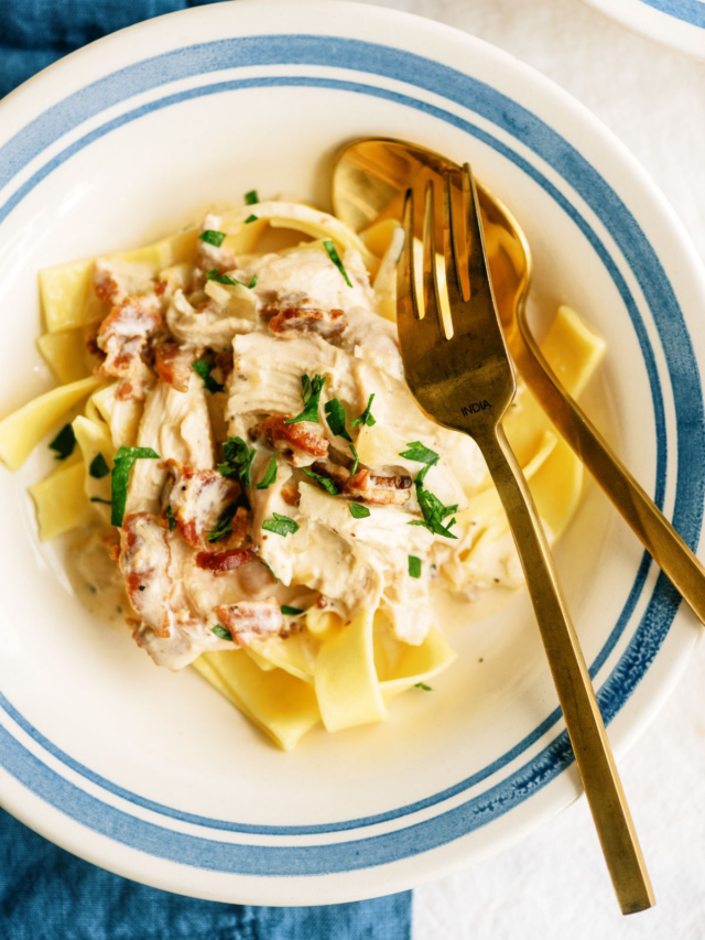 Craving comfort? Try Slow Cooker Creamy Bacon Chicken Recipe. A hearty and easy meal, perfect for satisfying those comfort food cravings. Indulge in creamy, flavorful goodness!