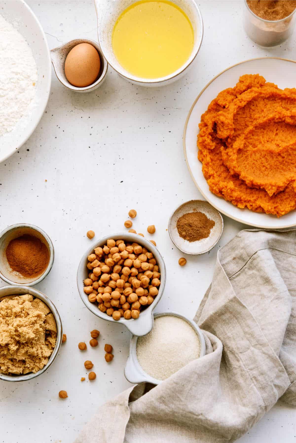 Ingredients needed to make Caramel Toffee Pumpkin Cake