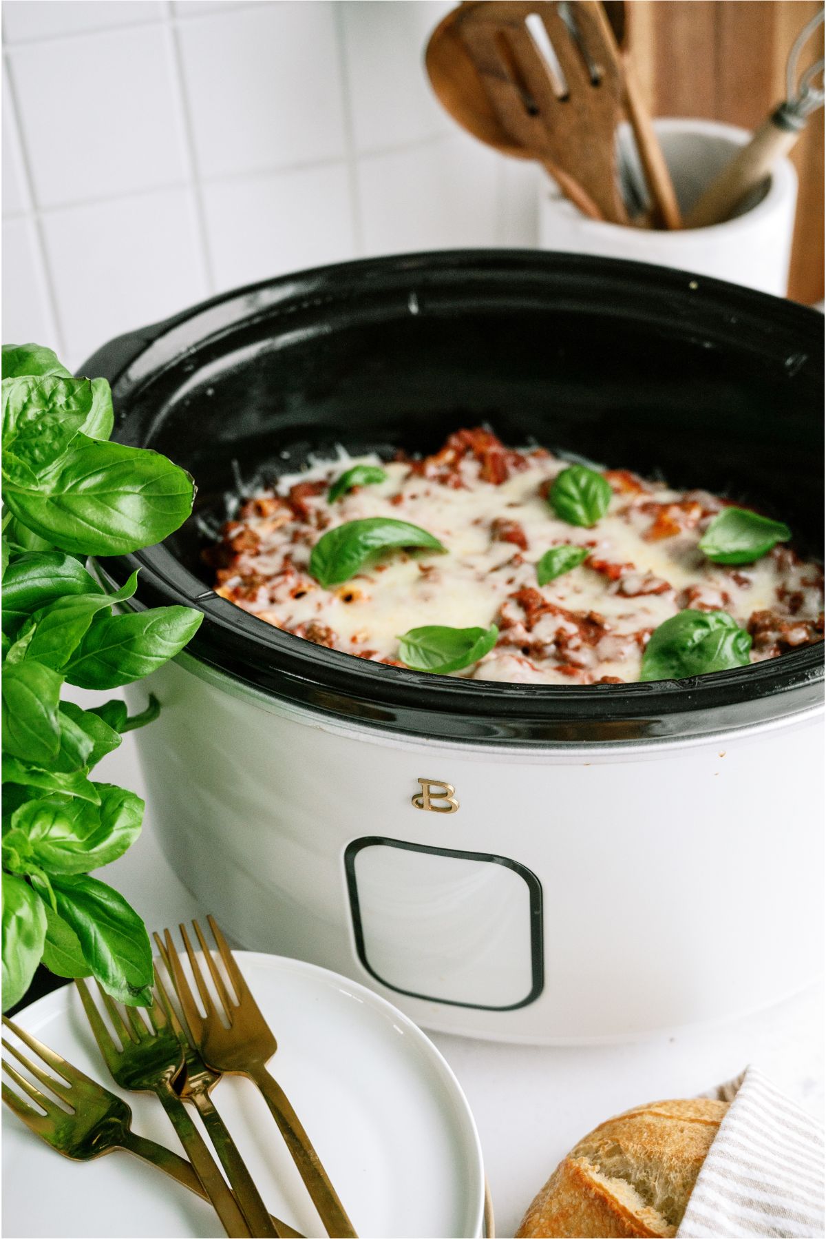 Slow Cooker Baked Ziti in the slow cooker