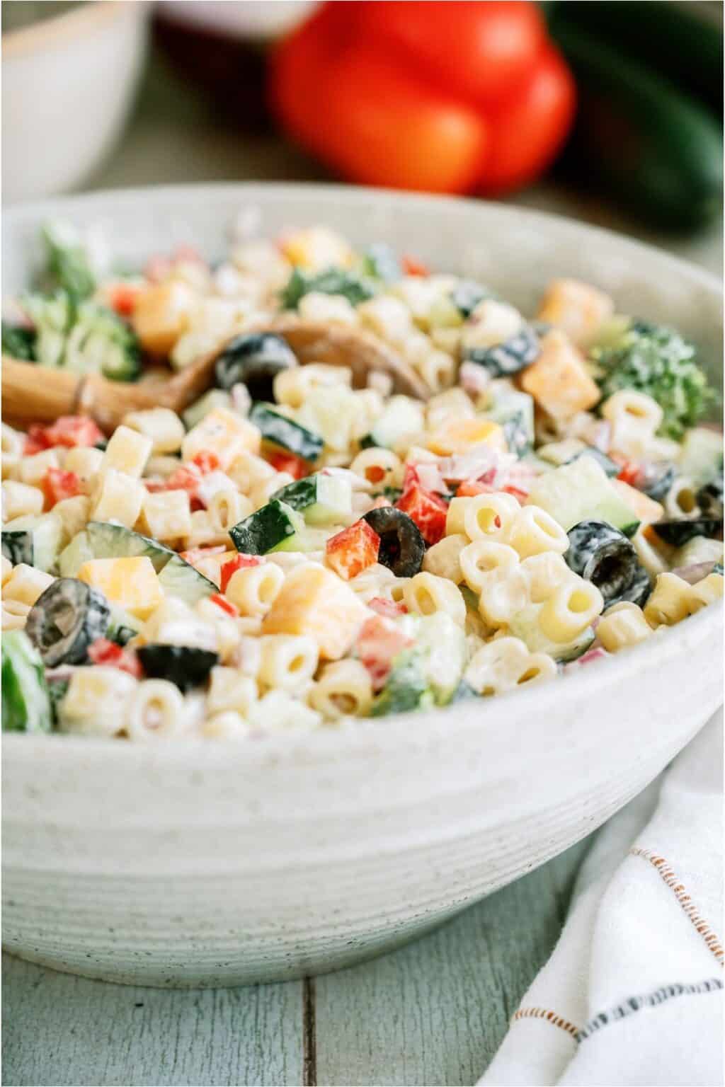 Creamy Pasta Salad Recipe - Six Sisters' Stuff