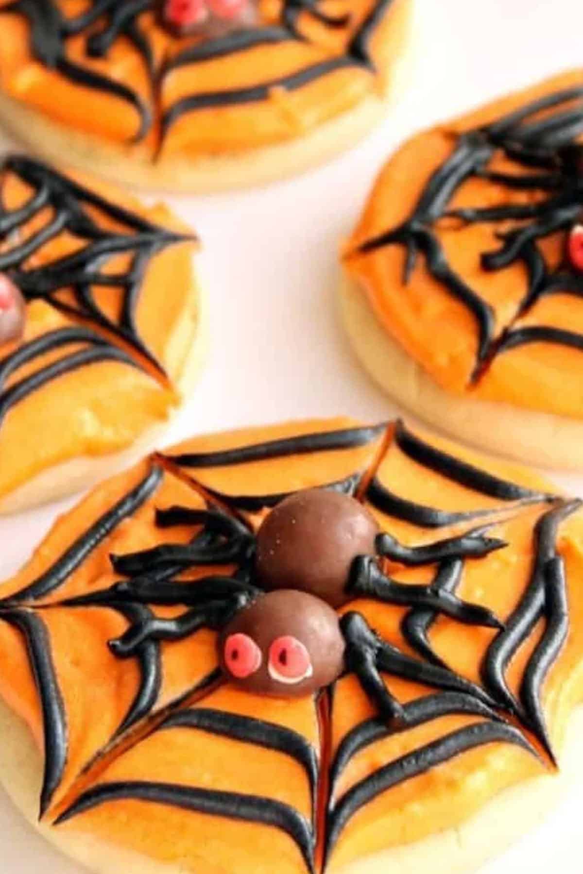 20+ Spooky Halloween Treats