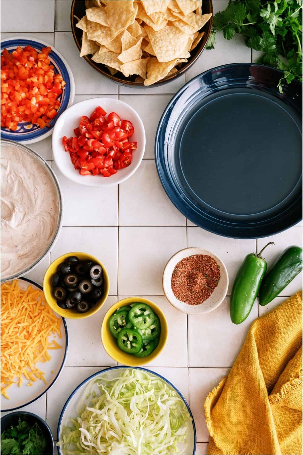 Ingredients needed to make Easy Taco Dip.