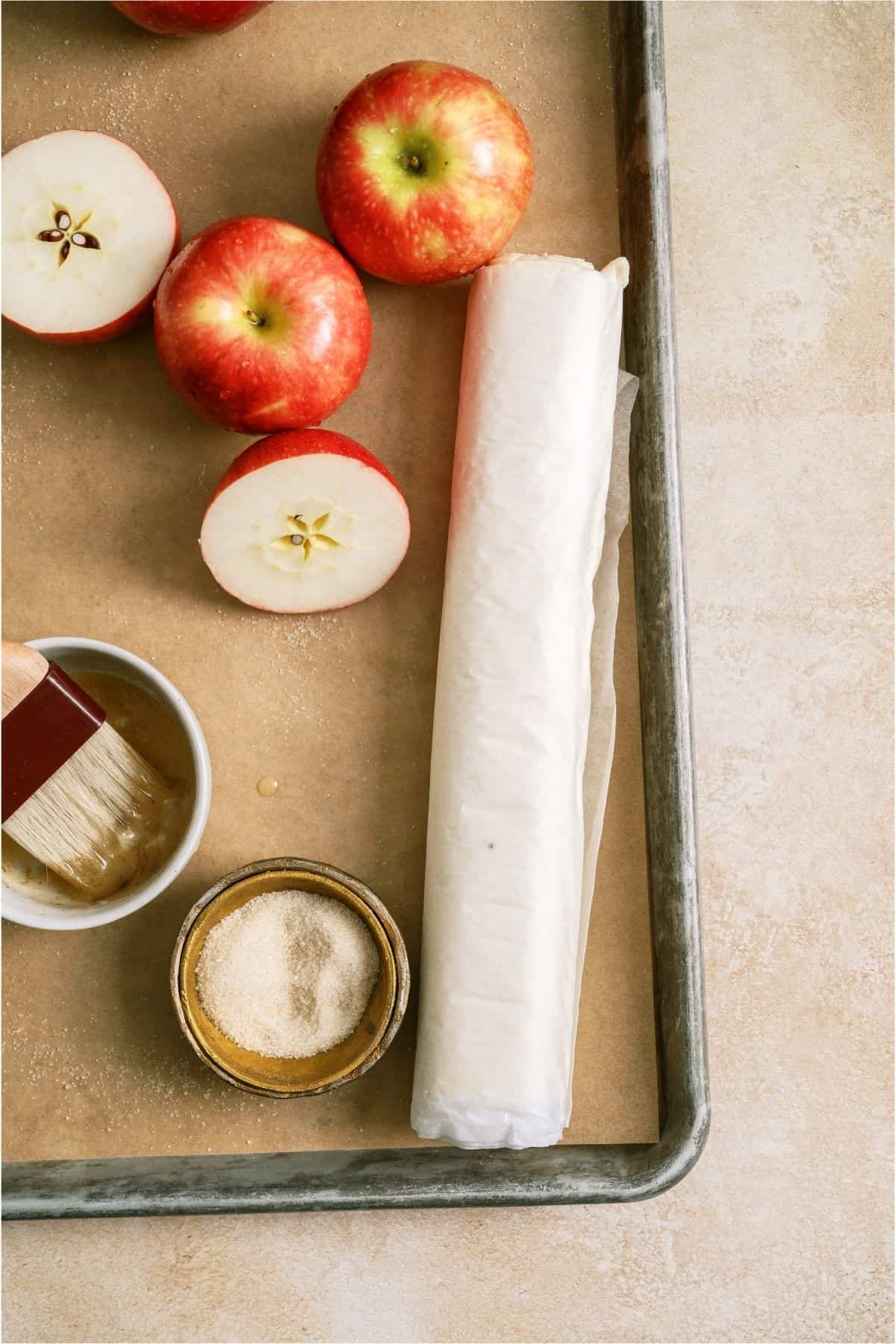 Ingredients needed to make Easy Apple Tart With Puff Pastry.