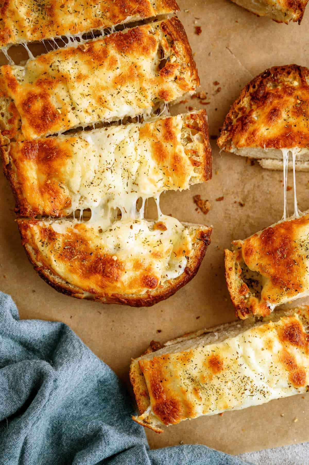 Easy Cheesy Garlic Bread Recipe - Six Sisters' Stuff